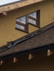 Треугольные окна с ламинированным шпросом.