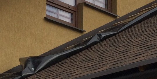 Треугольные окна с ламинированным шпросом.