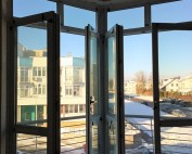 Эркерное соединение Schuco. Профиль Schuco Corona CT 70, фурнитура Schuco Vario Tec NI ламинация изнутри - Renolit Light Grey;