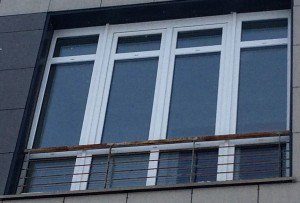 Балконная рама. Профиль Schuco Corona CT 70, фурнитура Roto NT, титан;